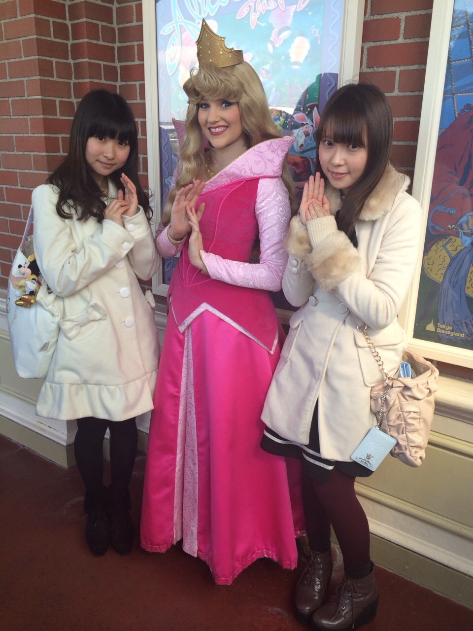 ふゆかちゃんとディズニー 秋葉原 大阪のメイドカフェなら あっとほぉーむカフェ